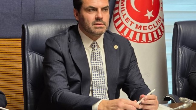 AK PARTİ’Lİ DİKTAŞ’TAN ÇORLU’DAKİ SLOGANLARA SERT TEPKİ: “BU SEVİYESİZLİK ÇARESİZLİĞİN İLANIDIR”