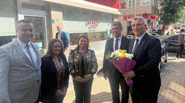 MALKARA’DA AK PARTİ TEŞKİLATI VE TİCARET BAKANI ÖMER BOLAT BAYRAMLAŞMA PROGRAMINDA BİR ARAYA GELDİ