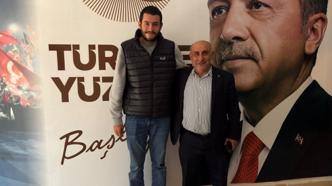AK Parti’li Lokman Taşdelen’den, Net Mesaj: “Teşkilatımızın Lideri De, Koltuğun Sahibi De Bellidir. Tüm Mensuplarımızla Görevimizin Başında Gayretle Çalışmaya Devam Ediyoruz.” 