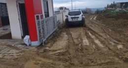 Atatürk Mahallesi’nde Yol Sorunu Vatandaşı Mağdur Ediyor!