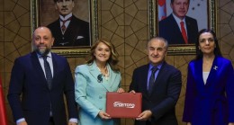 ERGENE’DE SPOR DEVRİMİ: BAŞKAN MÜGE YILDIZ TOPAK MÜJDEYİ VERDİ!