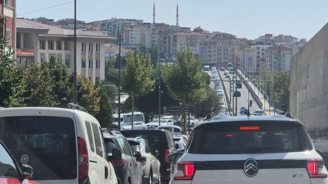 Başkan Vahap Akay, 11 Yıllık Belediye Başkanlığı Döneminde Trafik ve Şehir Planlaması Yapamadı!