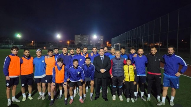 Başkan Onur Bozkurter, Antrenman Sonrası Marmaraereğlisi Belediye Sporla Bir Araya Geldi!