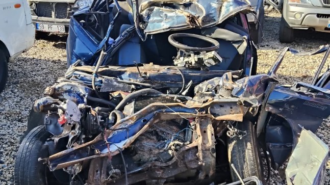 Yüzme Antrenörü Kardeşler Trafik Kazasında Hayatını Kaybetti!