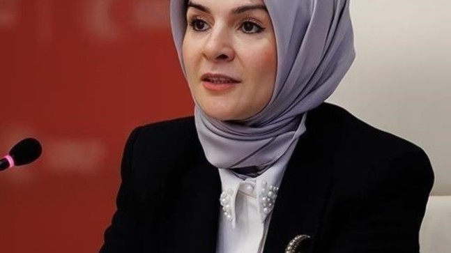 Aile ve Sosyal Hizmetler Bakanı Mahinur Özdemir Göktaş, son dönemde yayımlanan televizyon dizileri hakkında değerlendirmelerde bulundu: