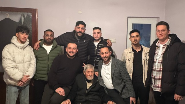 AK GENÇLİK SOFRALARI GÖNÜL KÖPRÜLERİYLE KURULUYOR: EREĞLİ’DE VEFA İFTARI!