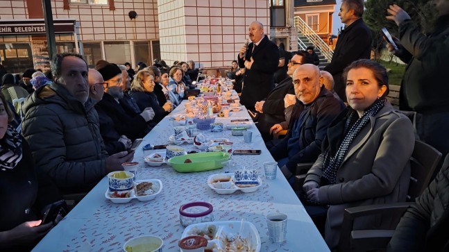 Ak Parti, Azeri Derneği Tarafından Verilen İftar Programına Katılım Sağladı! 