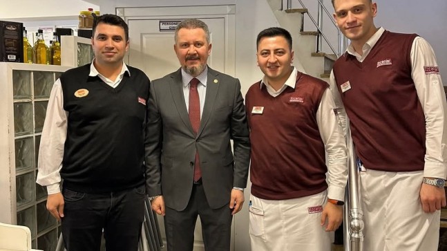 Mestan Özcan’dan Personeline Vefa: “Özcanlar Köfte Büyük Bir Aile”