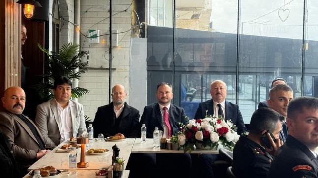 Ak Parti Marmaraereğlisi ilçe Başkanı Muhammet Gökmen, Ramazan Bayramı Dolayısıyla ilçe Protokolüyle Bayramlaşma Törenine Katılım Sağladı!