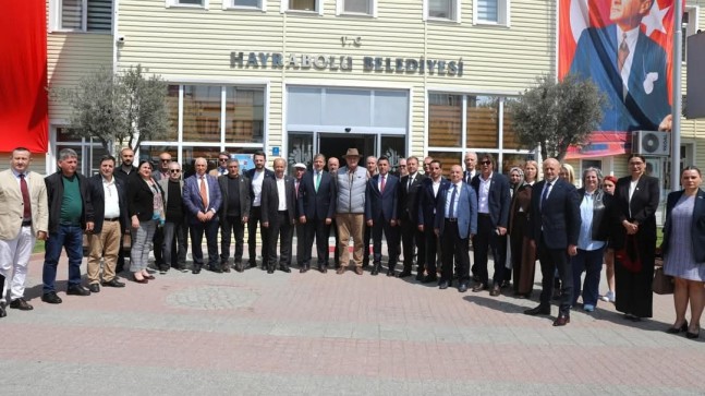 Anahtar Parti’den Hayrabolu Belediyesi’ne Nezaket Ziyareti