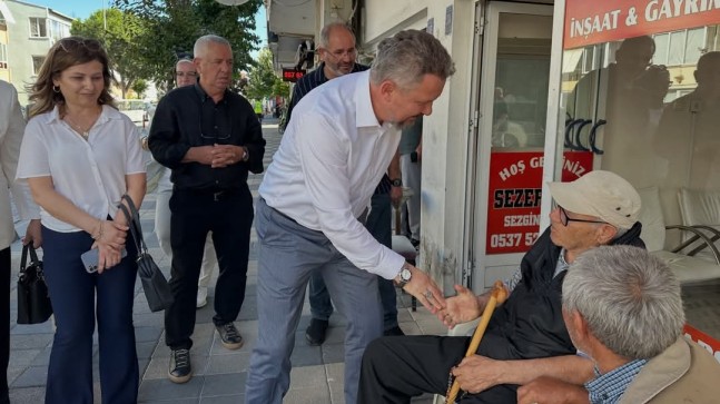 Milletvekili Özcan Şarköy Esnafıyla Buluştu: “Birlik ve Beraberlikle Yürümeye Devam Edeceğiz”