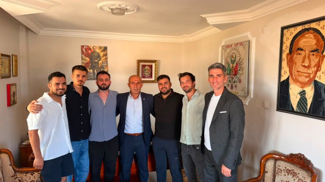 Anahtar Parti Marmaraereğlisi’nde Teşkilatlanma Atağı: Yeni Üyelere Rozetleri Takıldı   
