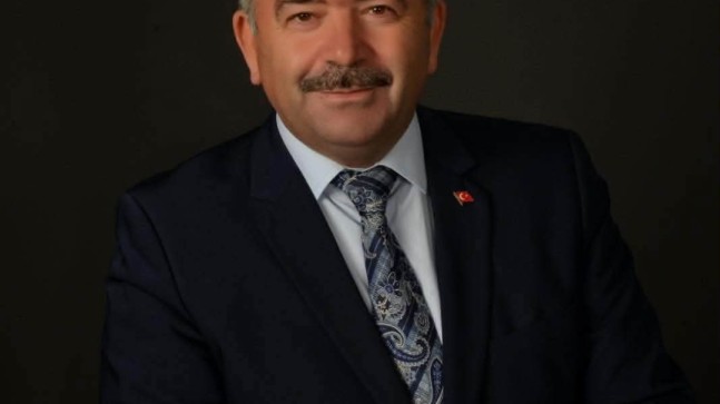 Çetin’den Muratlı Caddesi’ndeki Kavşak İçin Tepki: “3 Yıl Ne Beklendi?”
