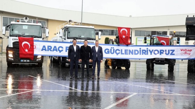 Çerkezköy Belediyesi’nin Yeni Araç Filosu Tanıtıldı: Milletvekili Diktaş ve İlçe Başkanı Azbay Tanıtıma Katıldı