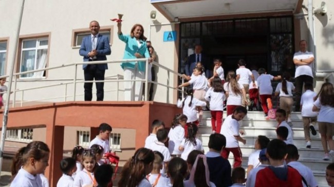 Müge Başkandan Öğrencilere Sürpriz!