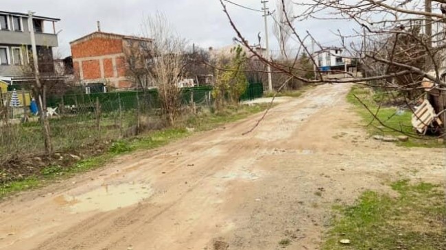 Dereağzı Mahallesi’nde Yaşayan Vatandaşlar, Yollarının Yapılması İçin CHP’li Marmaraereğlisi Belediyesi’nden Aksiyon Bekliyor!