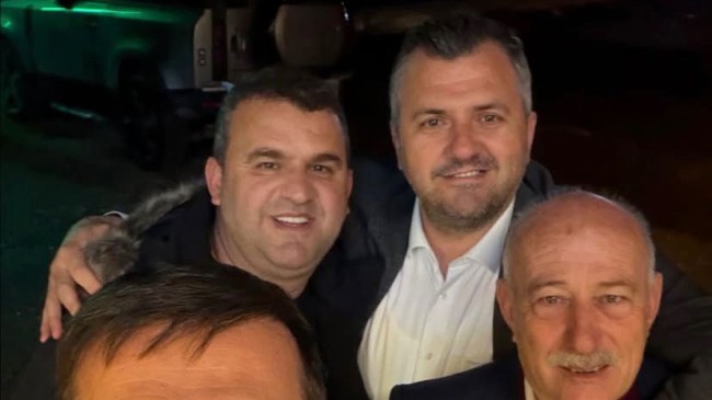 CHP’li İlçe Belediye Başkanlarından “Birlik” Mesajı: Gülümseyen Kareye Yoğun İlgi