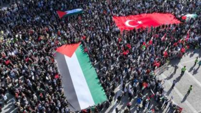 İstanbul’da Filistin’e destek yürüyüşü! Vatandaşlar tek yürek oldu