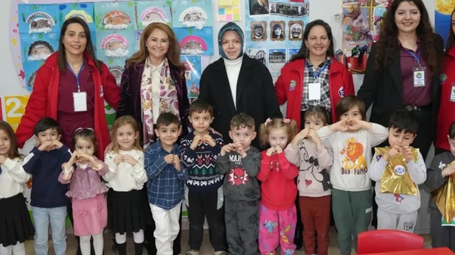 Başkan Müge Yıldız Topak, Öğrencilerin Karne Sevincine Ortak Oldu   