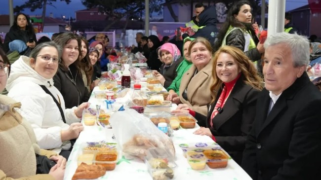 Ergene’de Ramazan Bereketi Yulaflı Mahallesi’nde Yaşandı: Başkan Topak Müjdeleri Sıraladı!