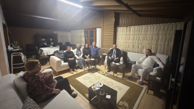 AK Parti’den Gönül Köprüsü: Ramazan Bereketi İftar Sofralarında Paylaşılıyor