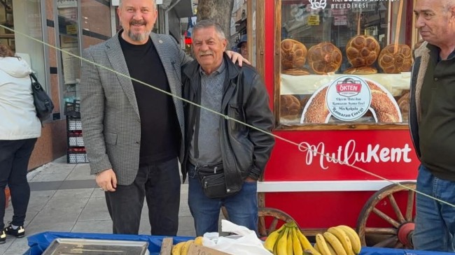 Milletvekili Özcan’dan Esnaf Çıkartması: “Şehrin Gücü Alın Terinde Saklı”