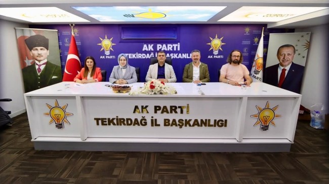 AK PARTİ TEKİRDAĞ İL YÖNETİMİ TOPLANDI: “TÜRKİYE YÜZYILI VİZYONUYLA ÇALIŞMAYA DEVAM”
