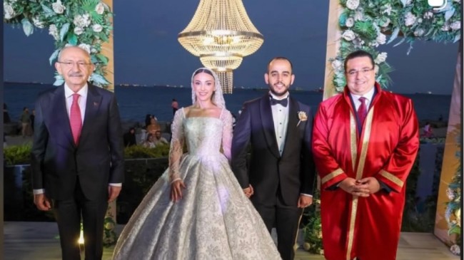 Kemal Kılıçdaroğlu, Tuğçe Bekmez ve Sinan Ok Çiftinin Nikâh Şahidi Oldu
