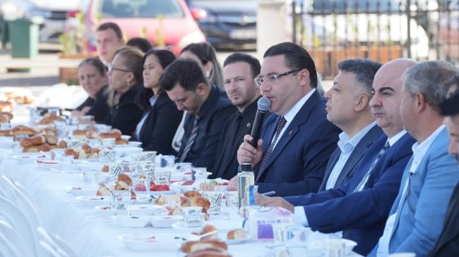 Başkan Onur Bozkurter Belediye Personeliyle Kahvaltıda Buluştu: “Yaz Sezonunu Özveriyle Geride Bıraktık”
